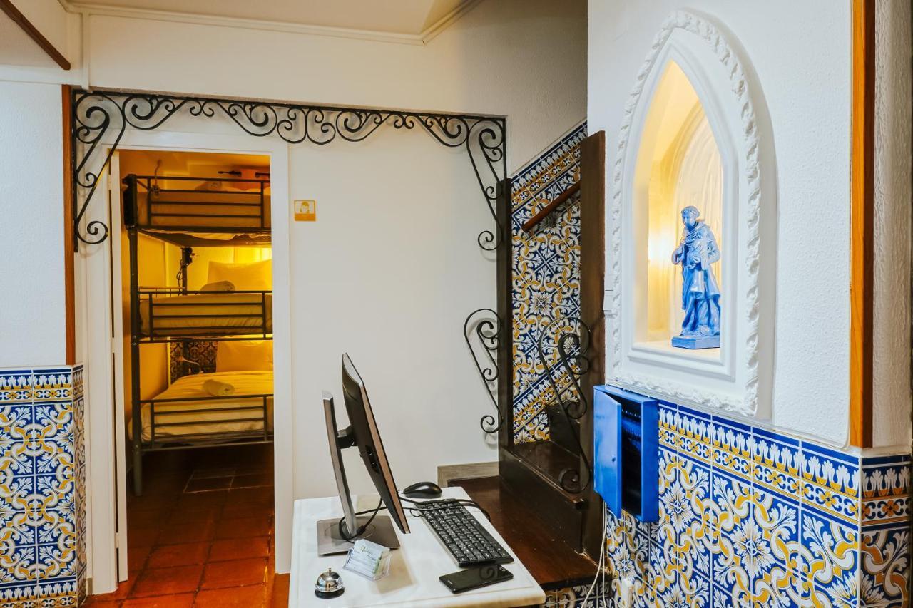Help Yourself Hostels - Restelo Lizbona Zewnętrze zdjęcie