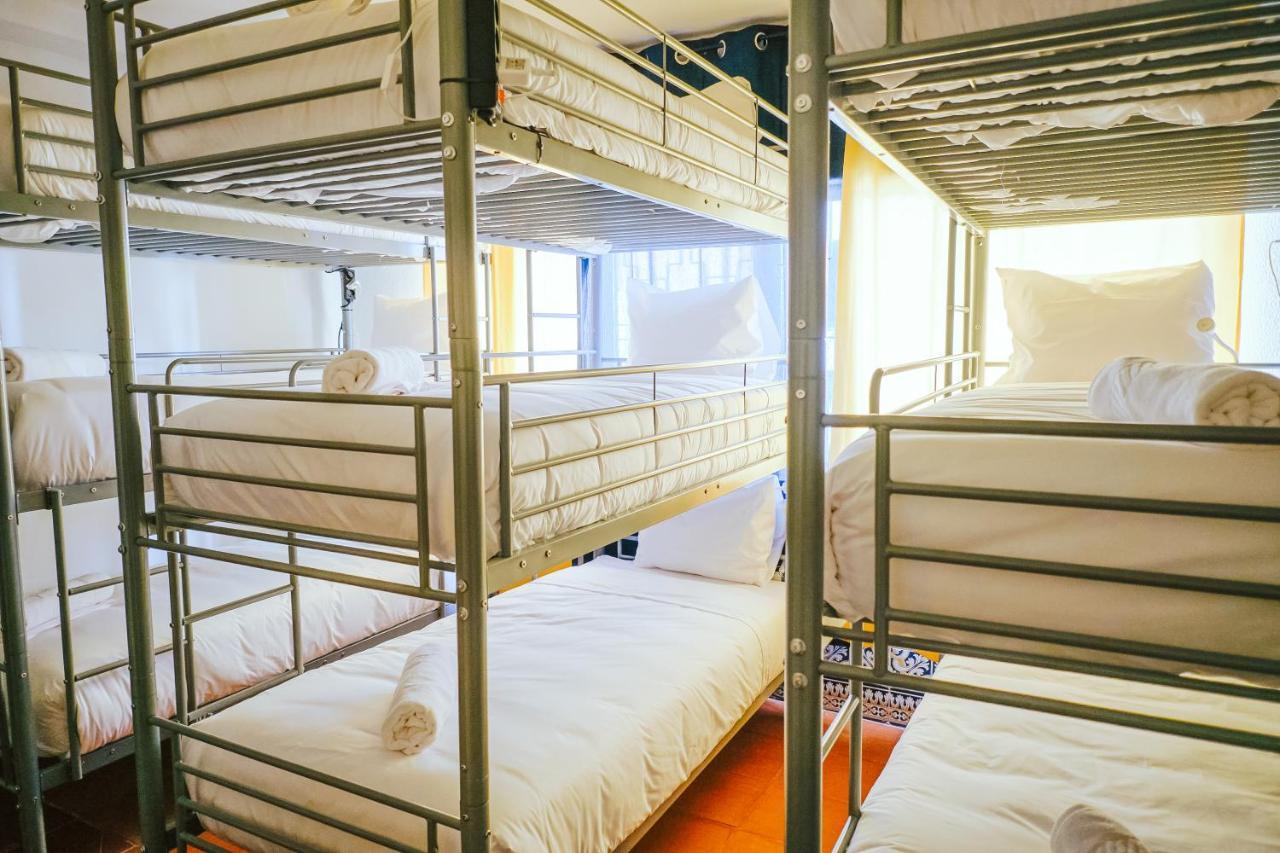 Help Yourself Hostels - Restelo Lizbona Zewnętrze zdjęcie