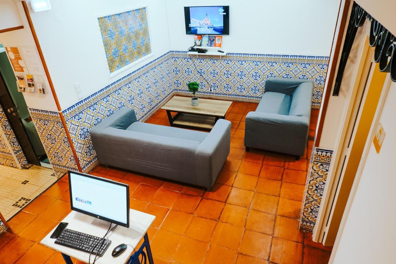 Help Yourself Hostels - Restelo Lizbona Zewnętrze zdjęcie