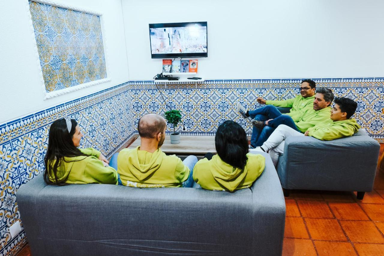 Help Yourself Hostels - Restelo Lizbona Zewnętrze zdjęcie