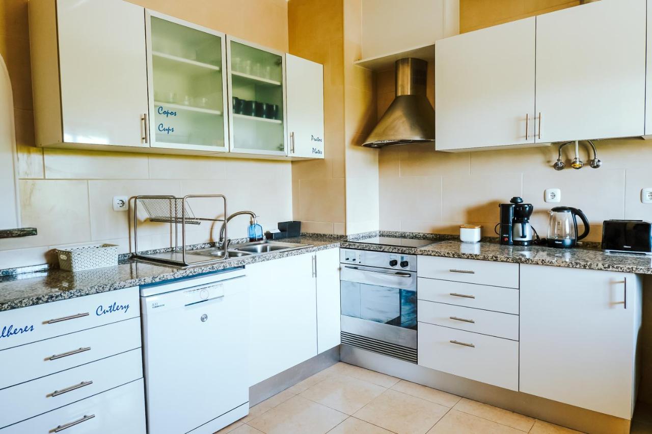 Help Yourself Hostels - Restelo Lizbona Zewnętrze zdjęcie